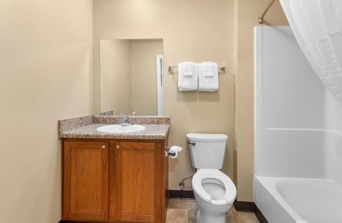 Pleasanton Hotel | 4 Kitchen Suites | Pleasanton, TX Near Downtown