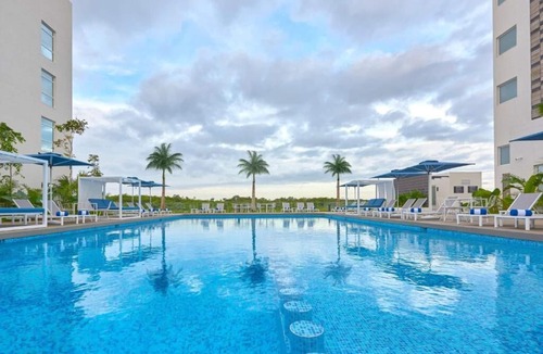 Cancun Hotel | 4 Kitchenette Suite + Pool, Gym & Continental Breakfast, Close to CUN Airport