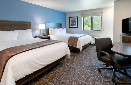 Watertown Hotel | 4 Long-Term Friendly Rooms Near Local Dining & Shops - Walk to Redlin Art Center