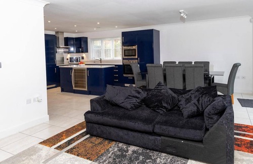 Minster on Sea House | 4 Luxurious Executive Villa
