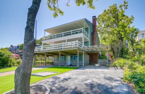Plymouth House | 4 Mi to Downtown Plymouth! Bayfront Home w/Deck