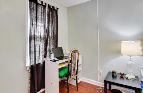 Loganville Apartment | 4 Mi to Downtown: WFH-Friendly Loganville Studio