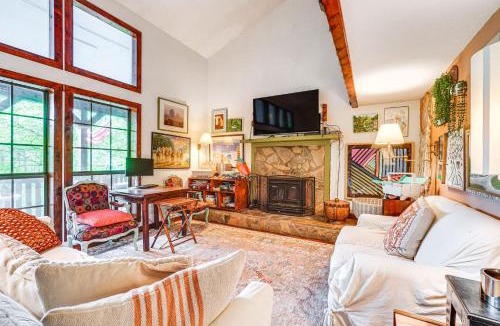 Robbinsville House | 4 Mi to Lake Santeetlah: Cabin w/Deck & Views