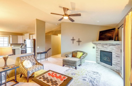 LaPlatte I House | 4 Mi to Offutt AFB - Family Home in Omaha Suburbs!
