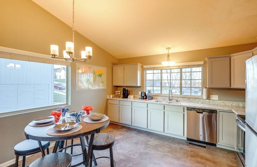 LaPlatte I House | 4 Mi to Offutt AFB - Family Home in Omaha Suburbs!