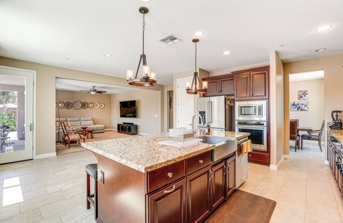 Brentwood House | 4 Mi to The Streets of Brentwood: Home w/Fire Pit