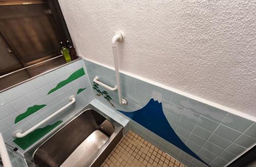 Suminoe Apartment | 4 minute walk from the station,USJ33min KIX48min Namba10min, Convenience store, coin laundry, public bath, all 1 minute walk Kitakagaya INN OSAKA , 6 ppl, Near Namba to 10min,駅近徒歩4分一軒家貸切北加賀屋駅からなんば駅まで10分