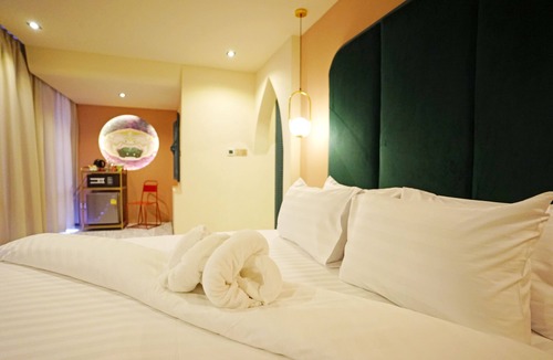 Ban Phan Thom Hotel | 4 Monkeys Hotel