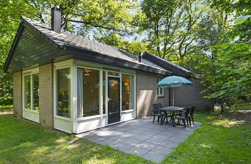 Nieuw-Milligen House | 4-person bungalow in the holiday park Landal Rabbit Hill