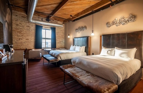 Fifth Ward Hotel | 4 Premium Loft Two Queen Beds at The Iron Horse Hotel, Pets Are Welcome!