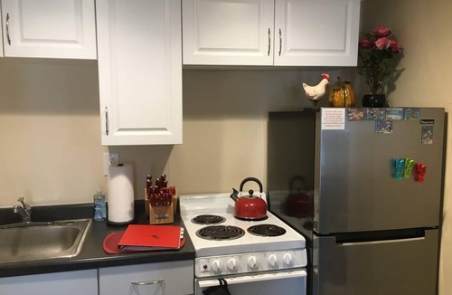 Poinsettia Heights Apartment | #4: Quiet Studio w/Strong Wifi