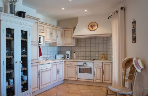 Saint-Trinit Villa | 4 room villa 6 pers. (98m²), terrace, residence with swimming pool (Sault/Ventoux)