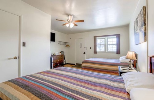 Short Creek Hotel | 4 Rooms Perfect Retreat for Outdoor Trips—Trails, Forest Activities, Golf Nearby