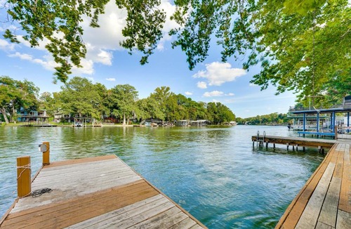 Seguin House | 4-Season Boathouse, Hot Tub! Guadalupe River Oasis