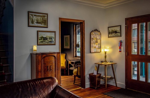 Packwood Apartment | #4 Shriner Peak Lookout Trail Shared Bath- Adults Only