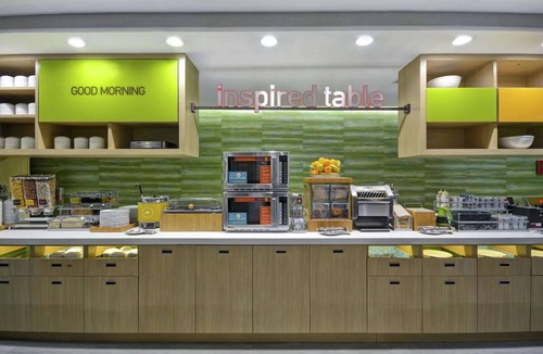 Alpine Center Hotel | 4 Sleek Studio near Downtown Grand Rapids | Daily Hot Breakfast & Free Parking
