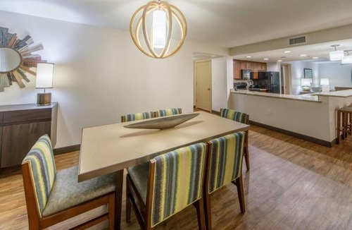 North Scottsdale Hotel | 4 Spacious Villas with Full Kitchen & Balcony l Splash Pool & Resort Amenities