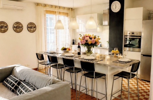La Villette Apartment | 4(*) Standing flat, 3 bedrooms, private parking with AC near Panier Vieux-Port