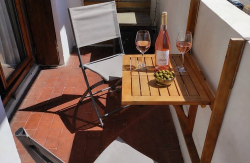 La Villette Apartment | 4(*) Standing flat, 3 bedrooms, private parking with AC near Panier Vieux-Port