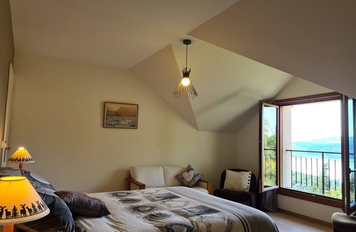 Aiguebelette-le-Lac House | 4-star gîte, 10 people, with SPA, 2 minutes from the lake. Lake view.