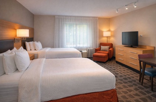 Morrisville Hotel | 4 Studio Units with Kitchen Near Umstead State Park + Breakfast - Pet Friendly