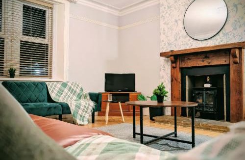 Bellingham House | 4 The Croft