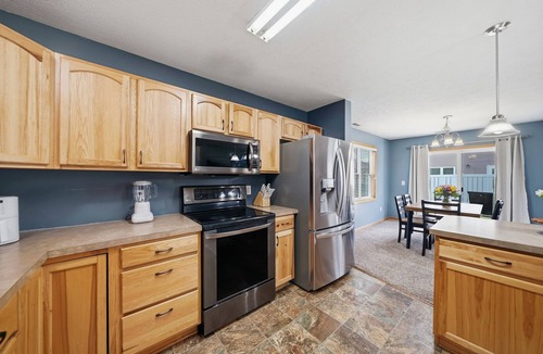 Lincoln House | 4 Themed Rooms, Private Garage & Space for the All — Lincoln’s Most Fun Stay