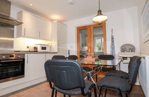 Newquay City Centre Cottage | 4 TREVANSON MEWS, pet friendly, country holiday cottage in Newquay