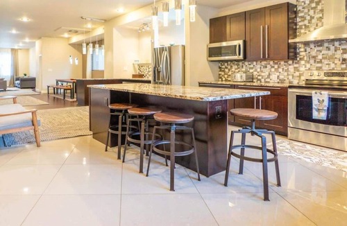Central West End House | 4-Unit Building Sleeping for 34 ABODEbucks