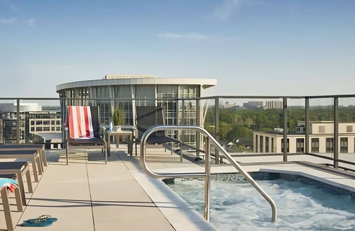Bluemont Hotel | 4 Units | Arlington Apartment Stay | Near Parks & Trails | Comfort for Families