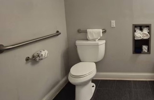 Merrillville Hotel | 4 Units | Midwest Activity Strip | Near Waterpark, Candy Factory & Local Dining