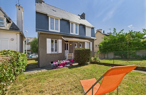 Pleneuf-Val-Andre Ski Chalet | 400 m from the beach, garden, house for 6