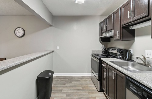 Cumberland Apartment | 400 Winchester 605 l 2 Bed 2 Bath Newly Furnished