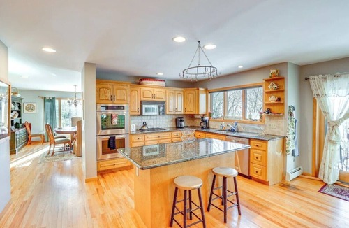 Hunter House | 4000 sq. ft. With EXTRA LARGE BRAND NEW HOT TUB. Directly across from Ski Resort