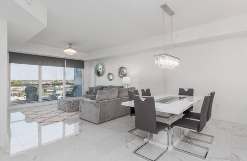 Island Estate Condo | 403, Water View-Clearwater Bch in 6 min, Pool/Gym
