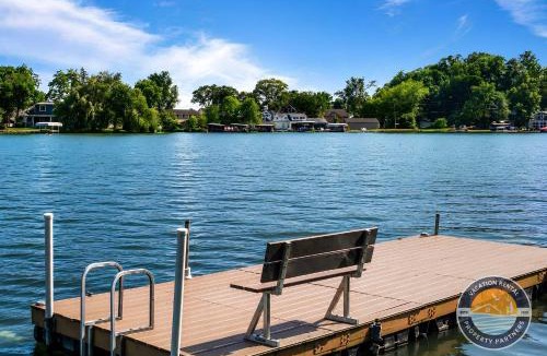 Twin Lakes House | 405 Waldeck Dr