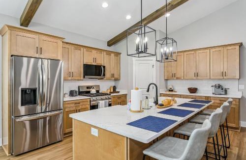 Brent House | 406 Hancock Ln