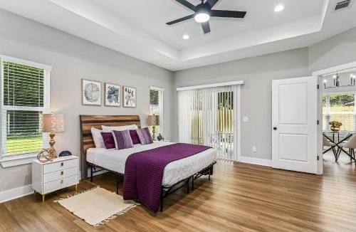 Brent House | 406 Hancock Ln