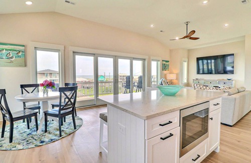 Sea Retreat House | 4071 Masterpiece * 3 Min Walk to Beach * Elevator