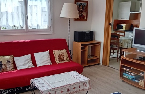 Quartier Saint-Leon Apartment | 40m2 studio located 5 minutes walk from the city center with beautiful terrace