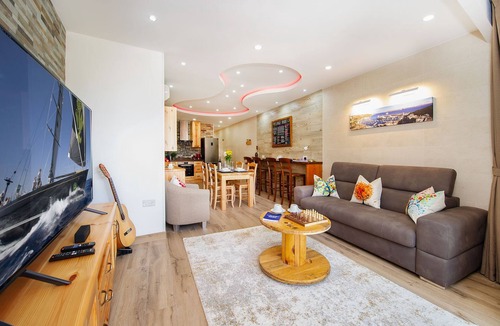 Xlendi Apartment | 40sec walk to Xlendi Beach Gozo Malta ★ Fully AirCon, Fully Heated ★ Central Apt