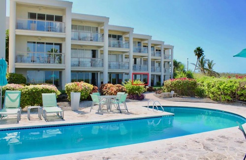 The Bight Condo | #4104 Updated, oceanfront Coral Gardens - directly on Grace Bay beach!