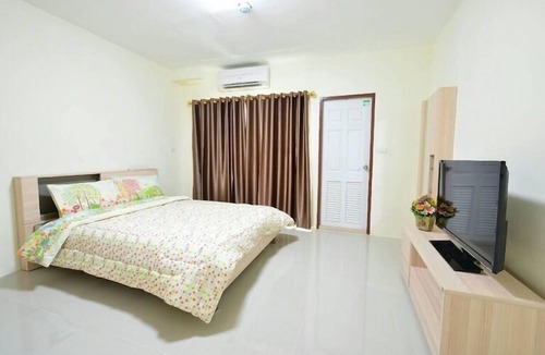 Nong Bon Hotel | 42 Place