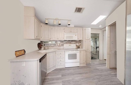 River Ranch House | 429b) Unique home in fun community!