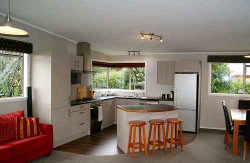 National Park Village Cottage | 45 Below - National Park Holiday Home