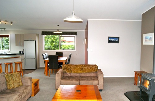National Park Village Cottage | 45 Below - National Park Holiday Home