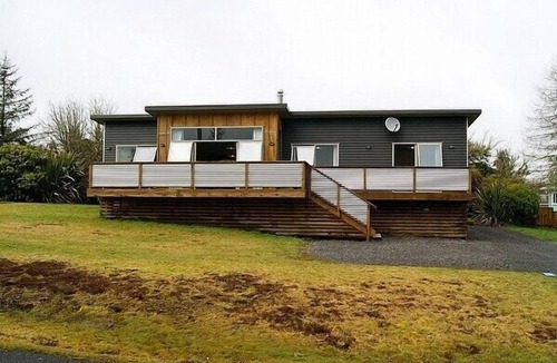 National Park Village Cottage | 45 Below - National Park Holiday Home