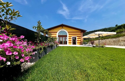 Lione Apartment | 45 m² Room with Private Bathroom – Up to 2 Guests