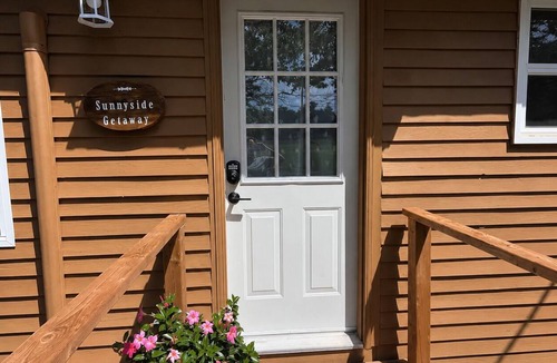 Maugerville Cottage | 45 mins from Fredericton/on the beach/sunrises/boat launch/golf/pickleball