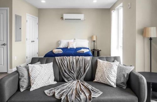 Chelsea Apartment | 46 Bright and Sunny Studio Long-term stays